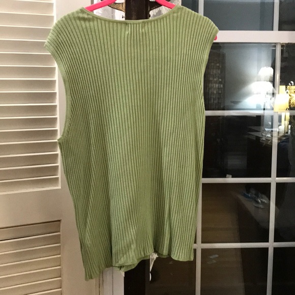 Apt. 9 sleeveless blouse. 3x. Pretty moss green - Picture 4 of 5